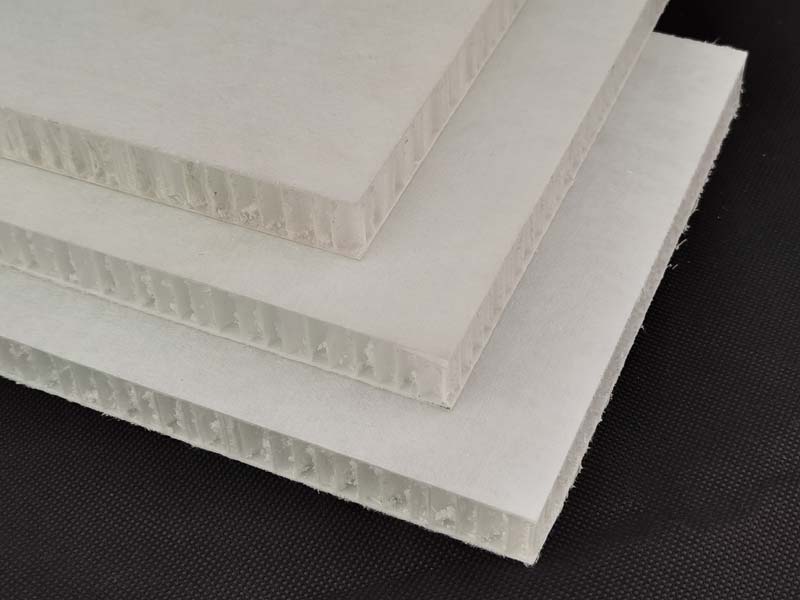 CFRT連續纖(xian)維增強熱塑(sù)性複合材料(liao)在航空上的(de)應用