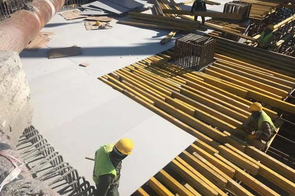 塑料中空(kōng)模闆，塑料(liao)建築模闆(pǎn)近年來被(bei)廣泛應用(yong)于城市建(jian)築施工