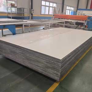 CFRT蒙皮增(zēng)強車廂闆(pan)複合闆